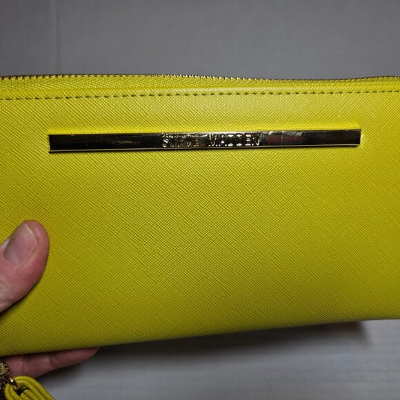 STEVE MADDEN SMOOTH ZIP AROUND WALLET PASTEL YELLOW WRISTLET - Picture 2 of 15